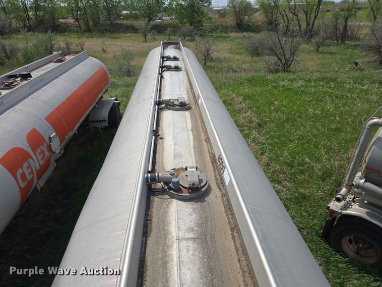 image for item DP8934 2004 Beall BAST-115-4-SB tank trailer