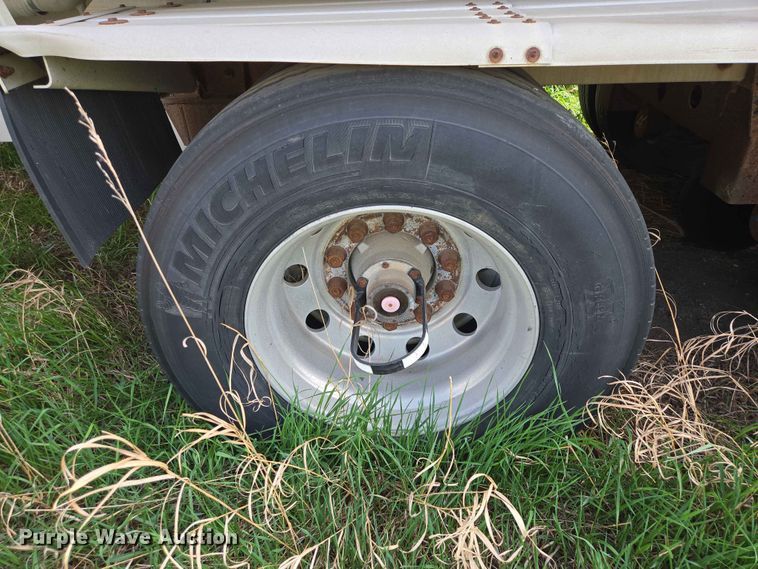 image for item DP8934 2004 Beall BAST-115-4-SB tank trailer