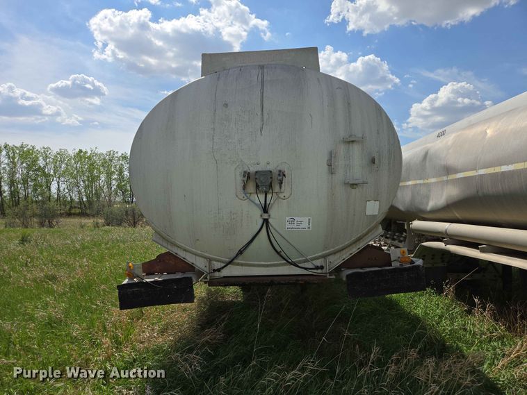 image for item DP8935 1979 Trailmobile tank trailer