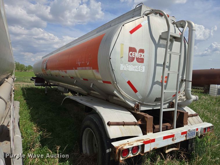 image for item DP8935 1979 Trailmobile tank trailer