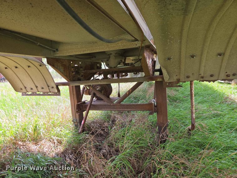 image for item DP8935 1979 Trailmobile tank trailer