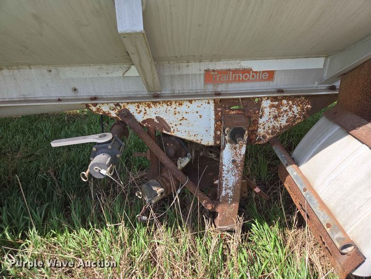 image for item DP8935 1979 Trailmobile tank trailer