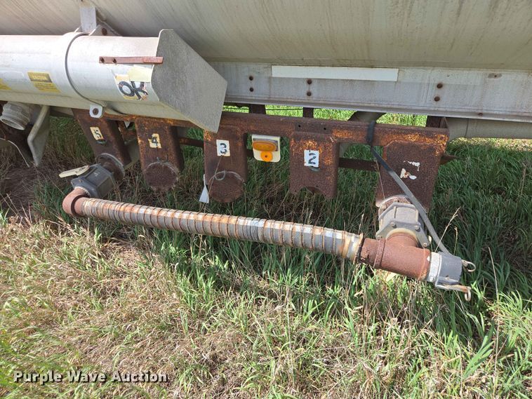 image for item DP8935 1979 Trailmobile tank trailer