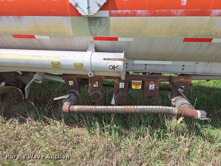 image for item DP8935 1979 Trailmobile tank trailer