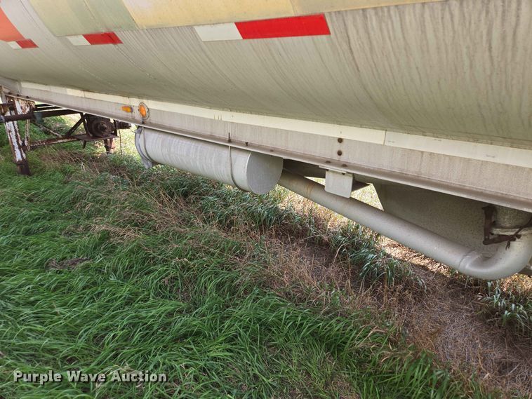 image for item DP8935 1979 Trailmobile tank trailer