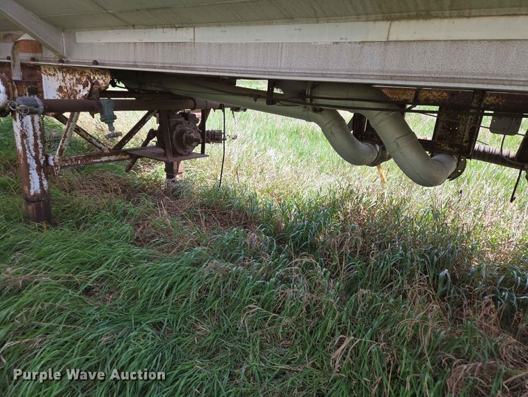 image for item DP8935 1979 Trailmobile tank trailer