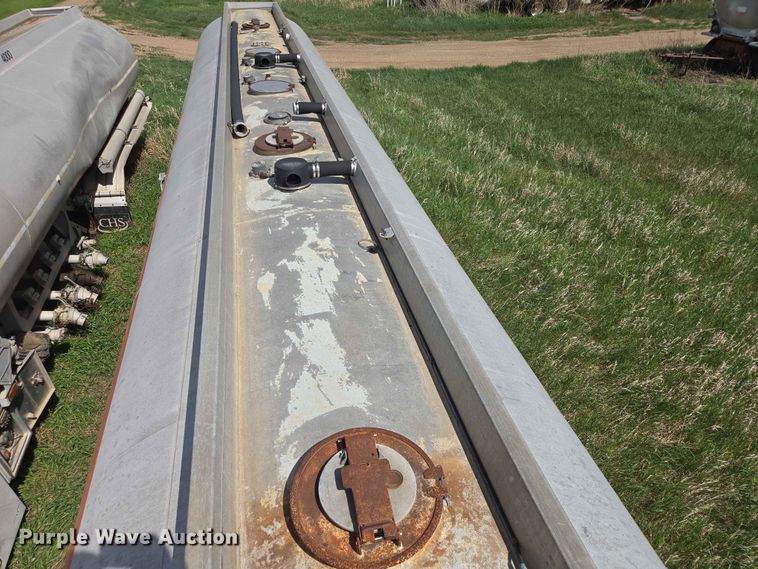 image for item DP8935 1979 Trailmobile tank trailer