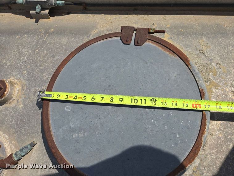 image for item DP8935 1979 Trailmobile tank trailer
