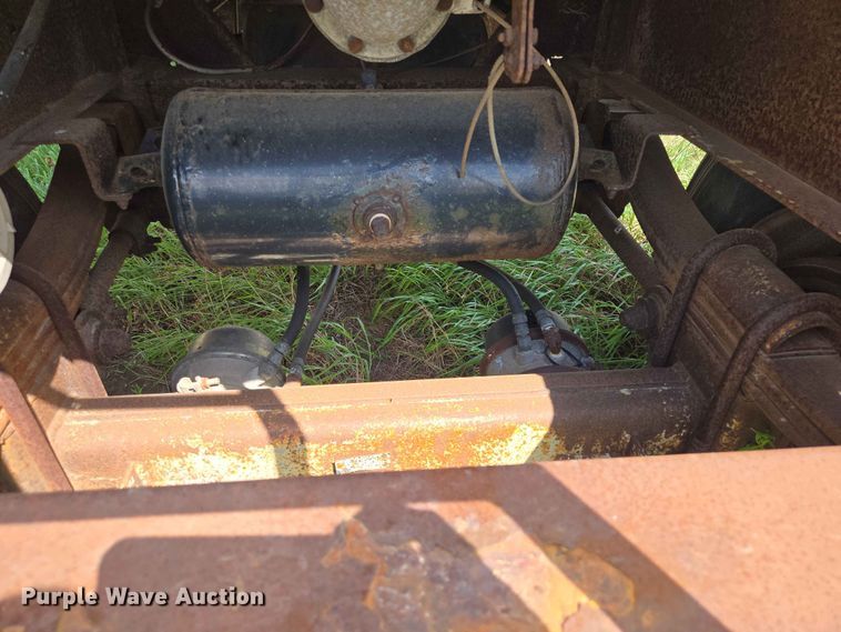 image for item DP8935 1979 Trailmobile tank trailer