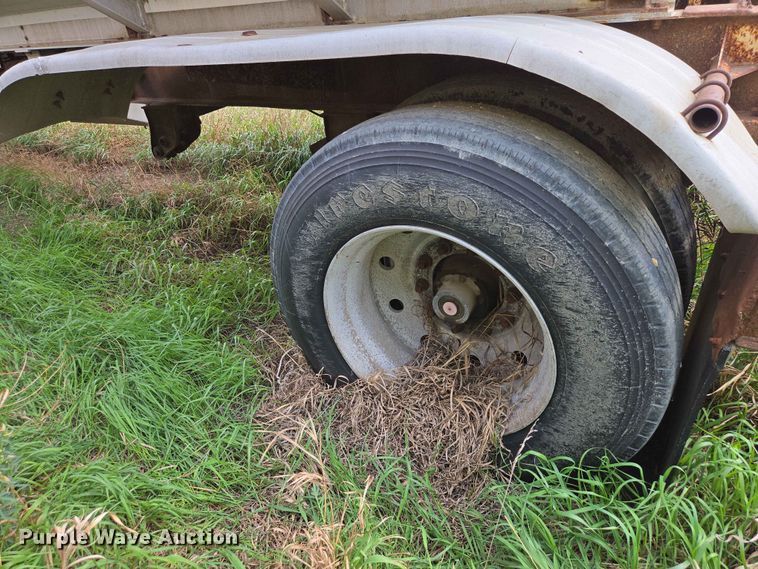 image for item DP8935 1979 Trailmobile tank trailer
