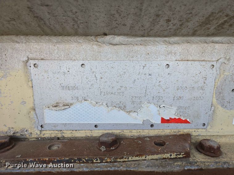 image for item DP8935 1979 Trailmobile tank trailer