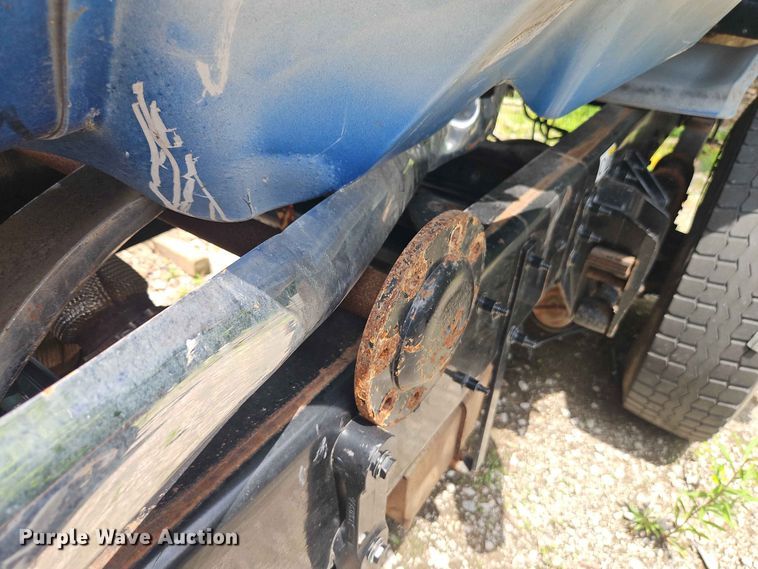 image for item DQ7798 2014 Kenworth T3 Series truck cab and chassis