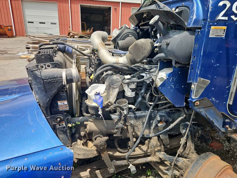 image for item DQ7798 2014 Kenworth T3 Series truck cab and chassis