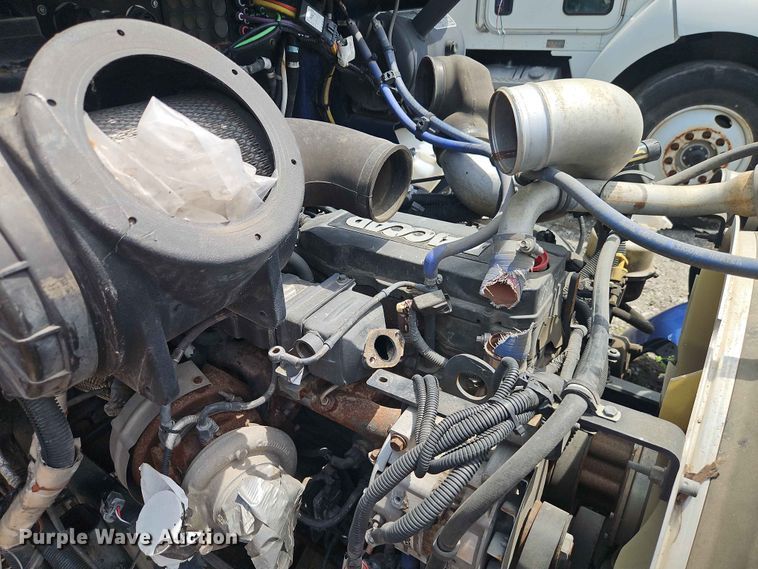image for item DQ7798 2014 Kenworth T3 Series truck cab and chassis