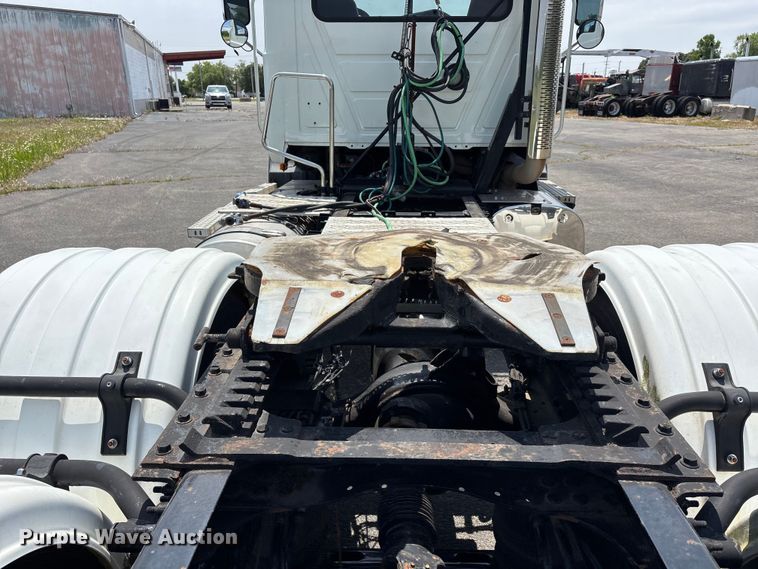 image for item DV4347 2015 Mack CXU semi truck