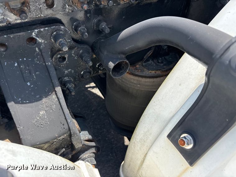 image for item DV4347 2015 Mack CXU semi truck