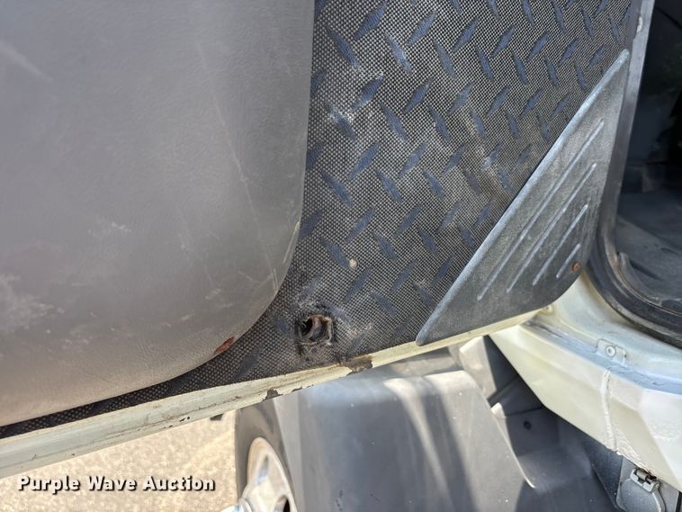 image for item DV4347 2015 Mack CXU semi truck