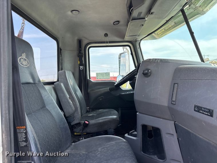 image for item DV4347 2015 Mack CXU semi truck