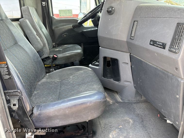 image for item DV4347 2015 Mack CXU semi truck