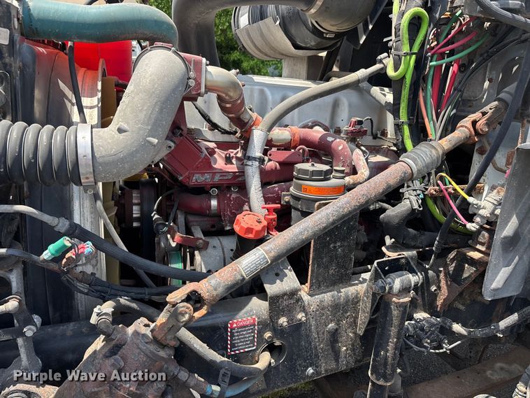 image for item DV4347 2015 Mack CXU semi truck