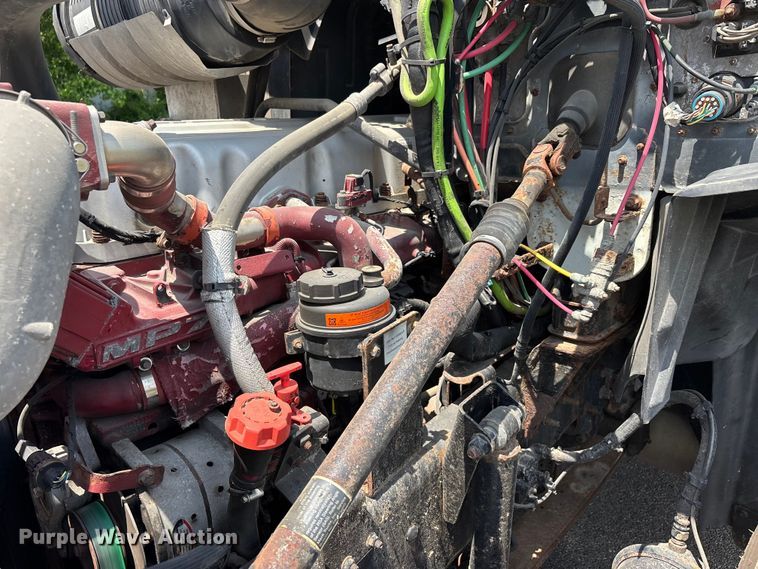 image for item DV4347 2015 Mack CXU semi truck