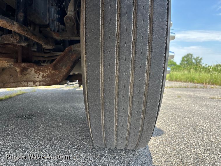 image for item DV4347 2015 Mack CXU semi truck