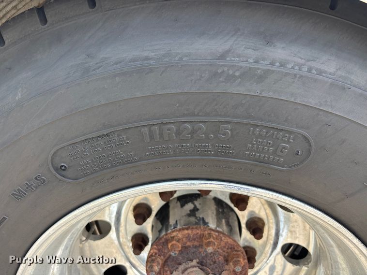 image for item DV4347 2015 Mack CXU semi truck