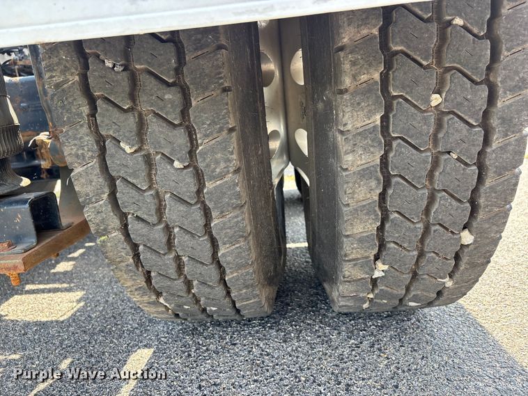 image for item DV4347 2015 Mack CXU semi truck