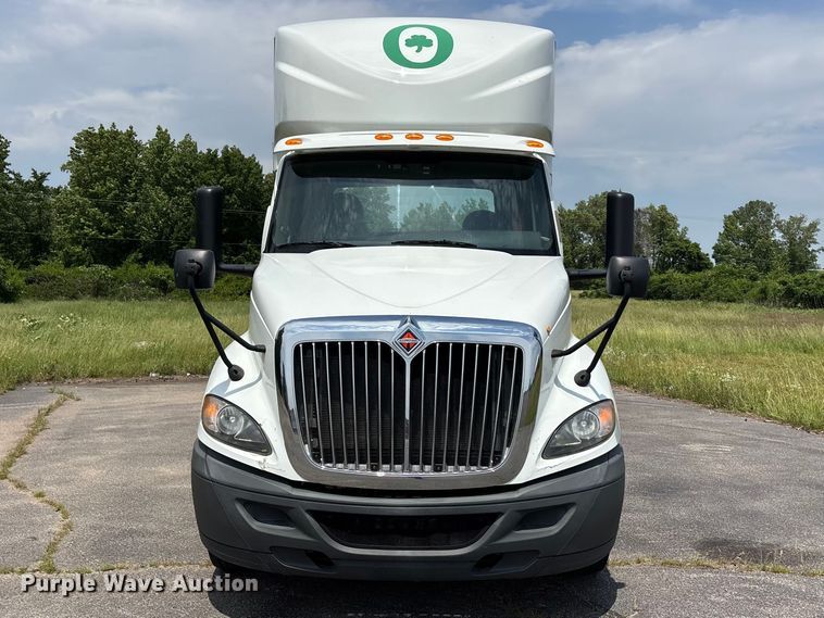 image for item DV4348 2018 International RH613 semi truck