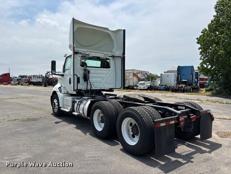 image for item DV4348 2018 International RH613 semi truck