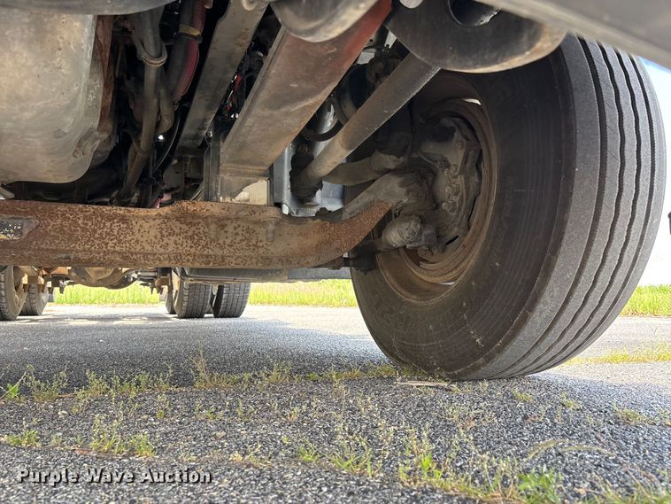 image for item DV4348 2018 International RH613 semi truck