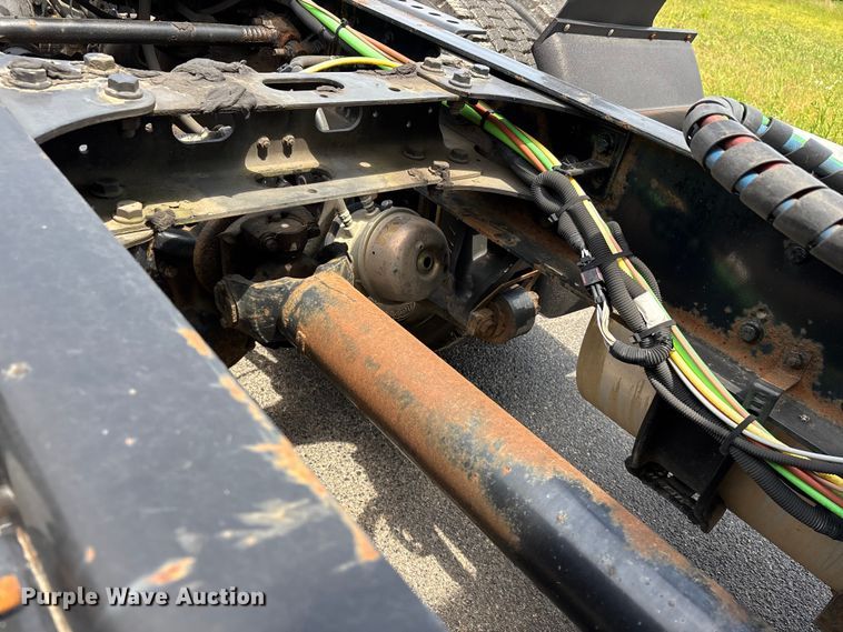 image for item DV4348 2018 International RH613 semi truck