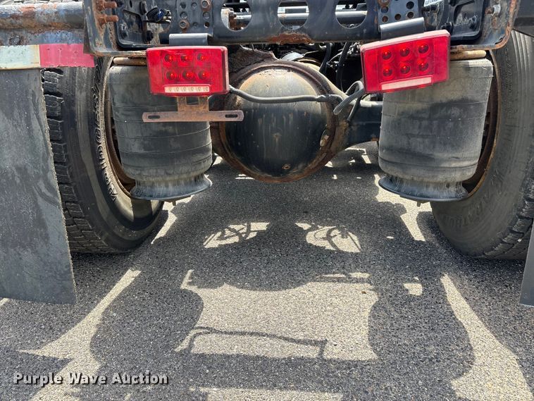 image for item DV4348 2018 International RH613 semi truck