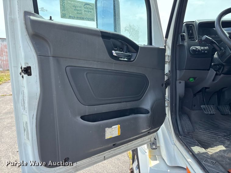 image for item DV4348 2018 International RH613 semi truck