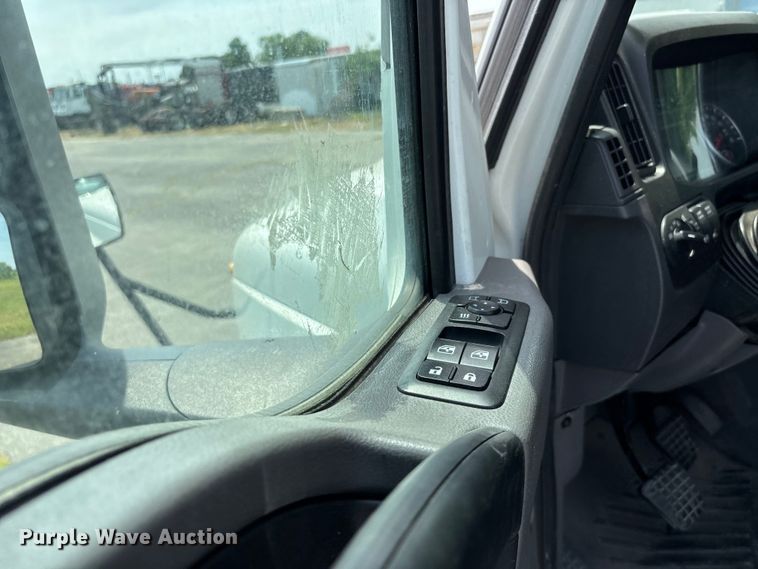 image for item DV4348 2018 International RH613 semi truck