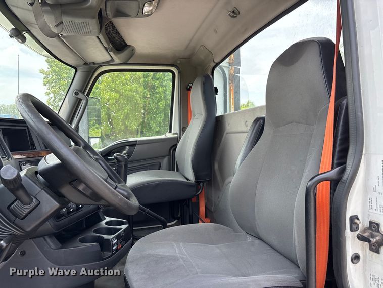 image for item DV4348 2018 International RH613 semi truck