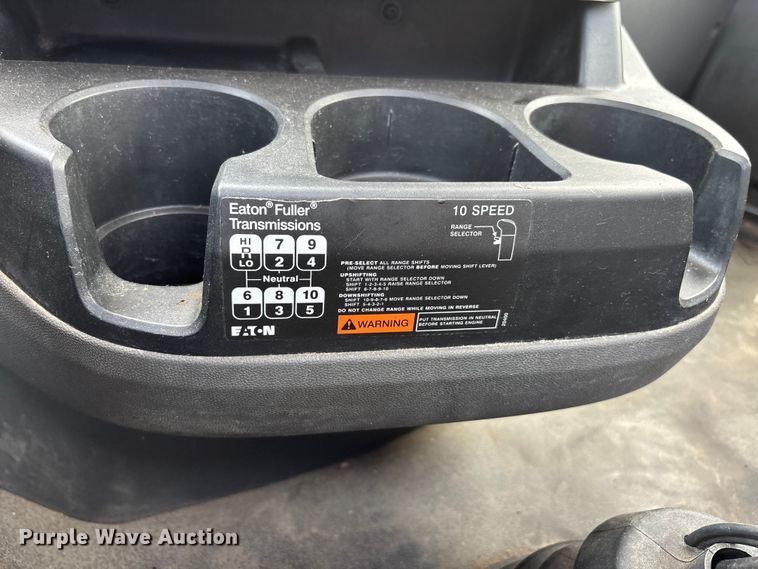 image for item DV4348 2018 International RH613 semi truck