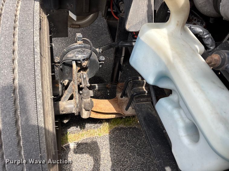 image for item DV4348 2018 International RH613 semi truck