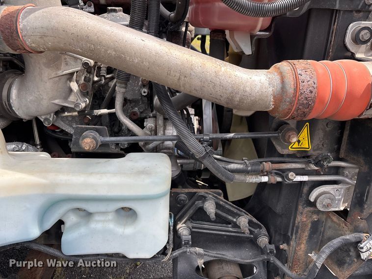 image for item DV4348 2018 International RH613 semi truck