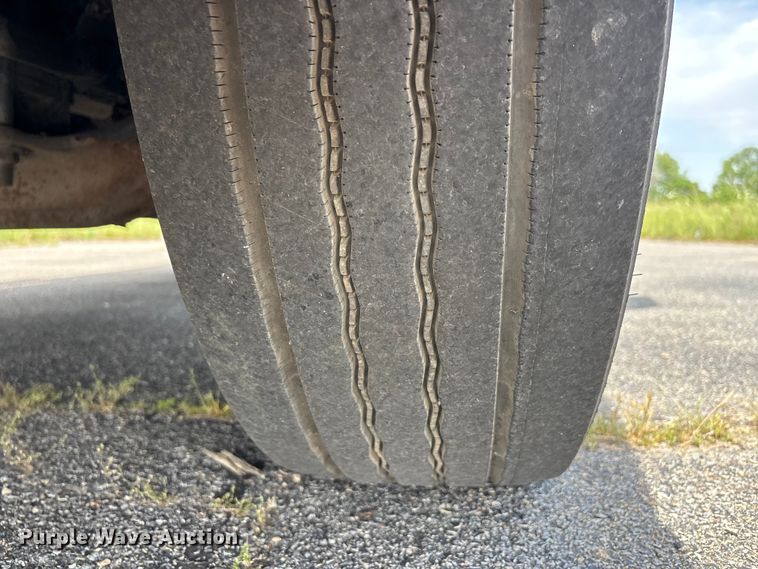 image for item DV4348 2018 International RH613 semi truck