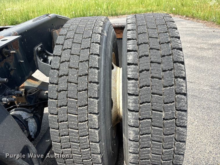 image for item DV4348 2018 International RH613 semi truck