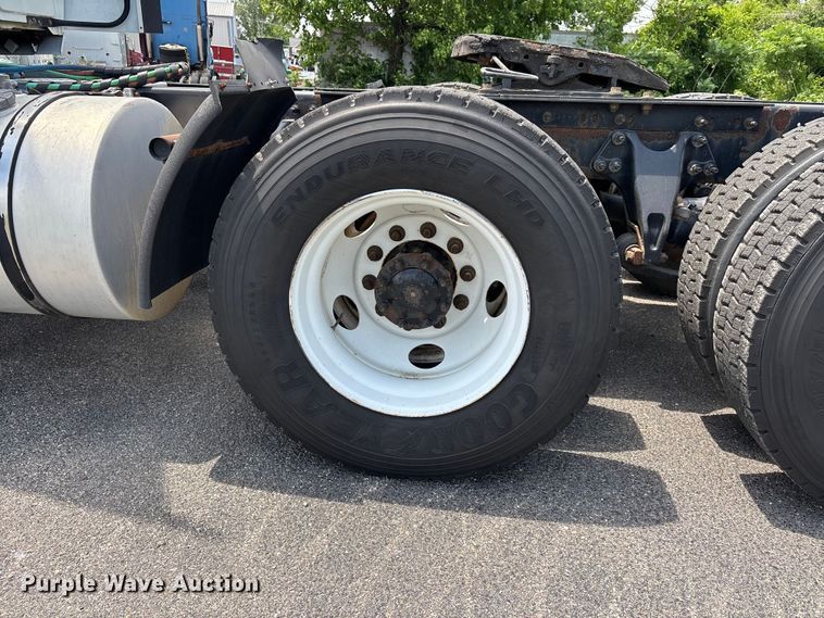 image for item DV4348 2018 International RH613 semi truck