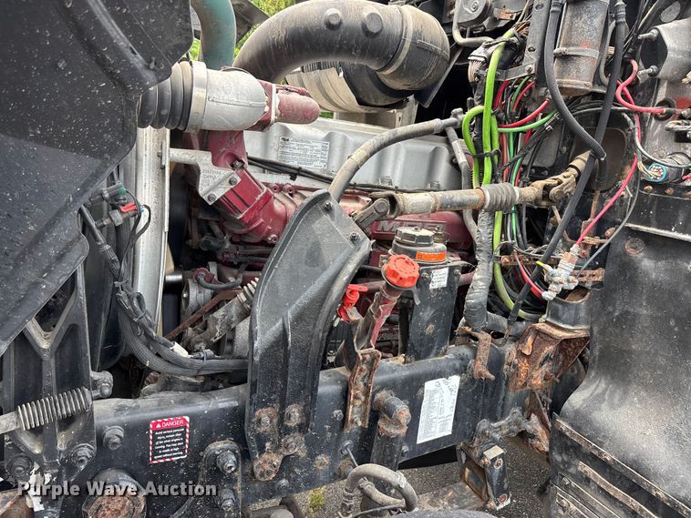 image for item DV4350 2013 Mack CHU semi truck