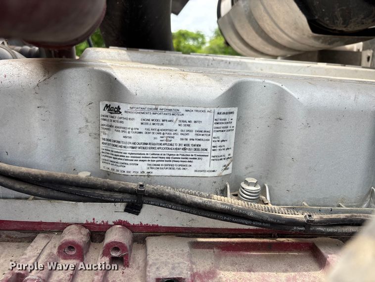 image for item DV4350 2013 Mack CHU semi truck