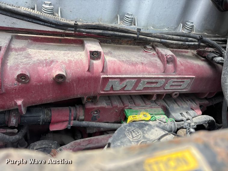 image for item DV4350 2013 Mack CHU semi truck