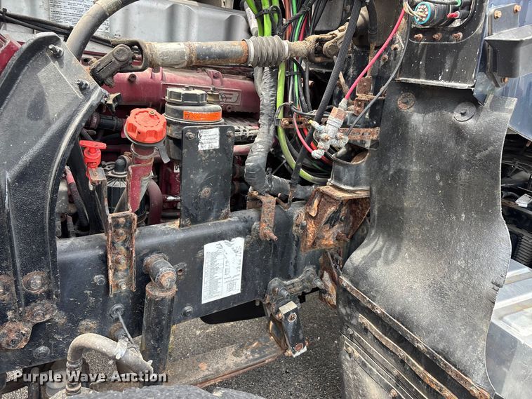 image for item DV4350 2013 Mack CHU semi truck