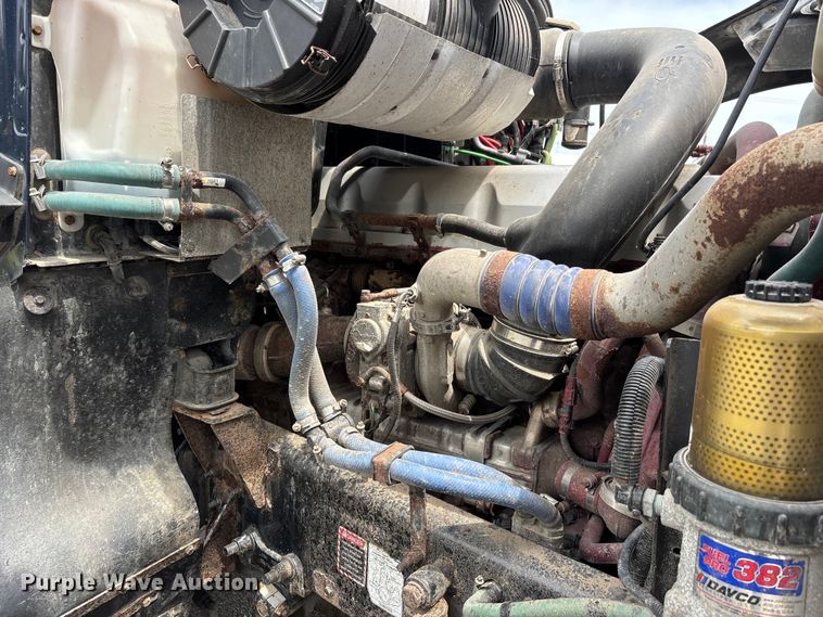 image for item DV4350 2013 Mack CHU semi truck