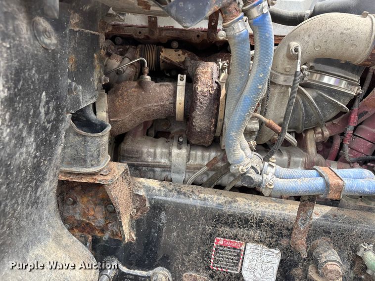 image for item DV4350 2013 Mack CHU semi truck