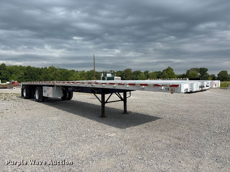 image for item DV4358 1997 Wilson flatbed trailer