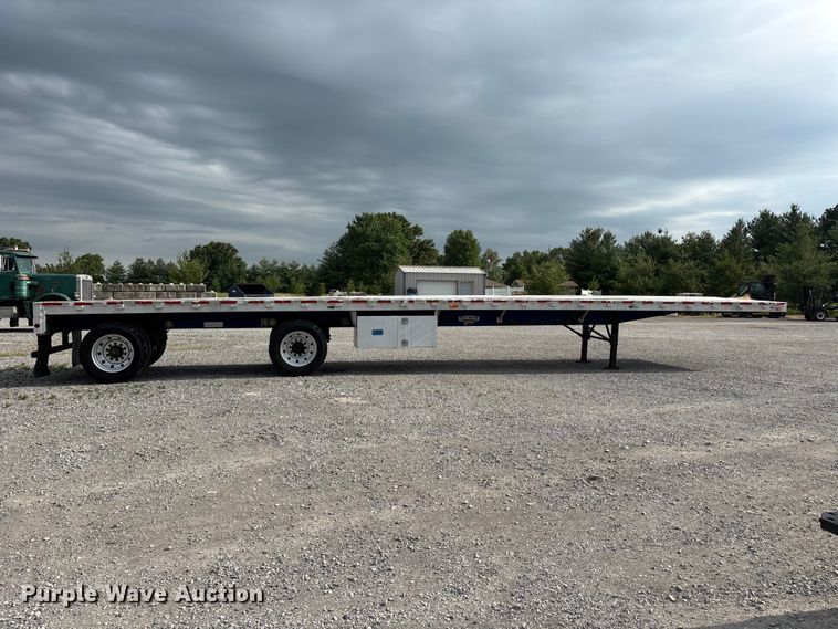 image for item DV4358 1997 Wilson flatbed trailer
